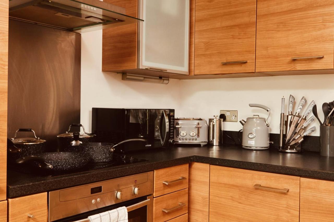 Deluxe City Apt, Beautiful River View,Free Parking No Balcony Лидс Экстерьер фото