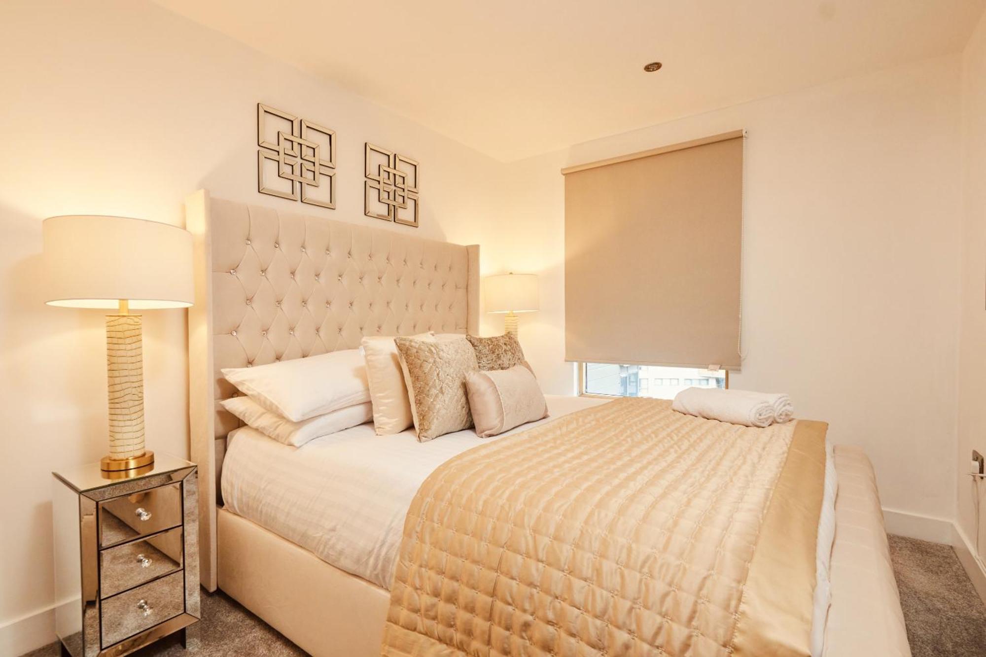 Deluxe City Apt, Beautiful River View,Free Parking No Balcony Лидс Экстерьер фото